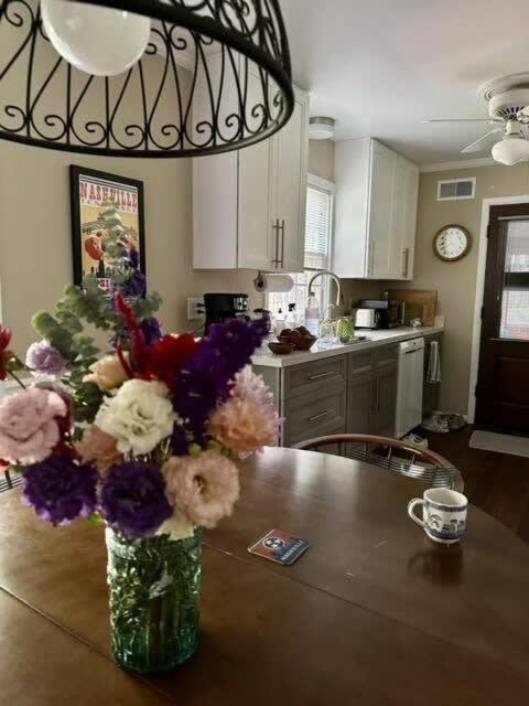 Nashville Elegance Enjoy Southern Comfort In Style المظهر الخارجي الصورة